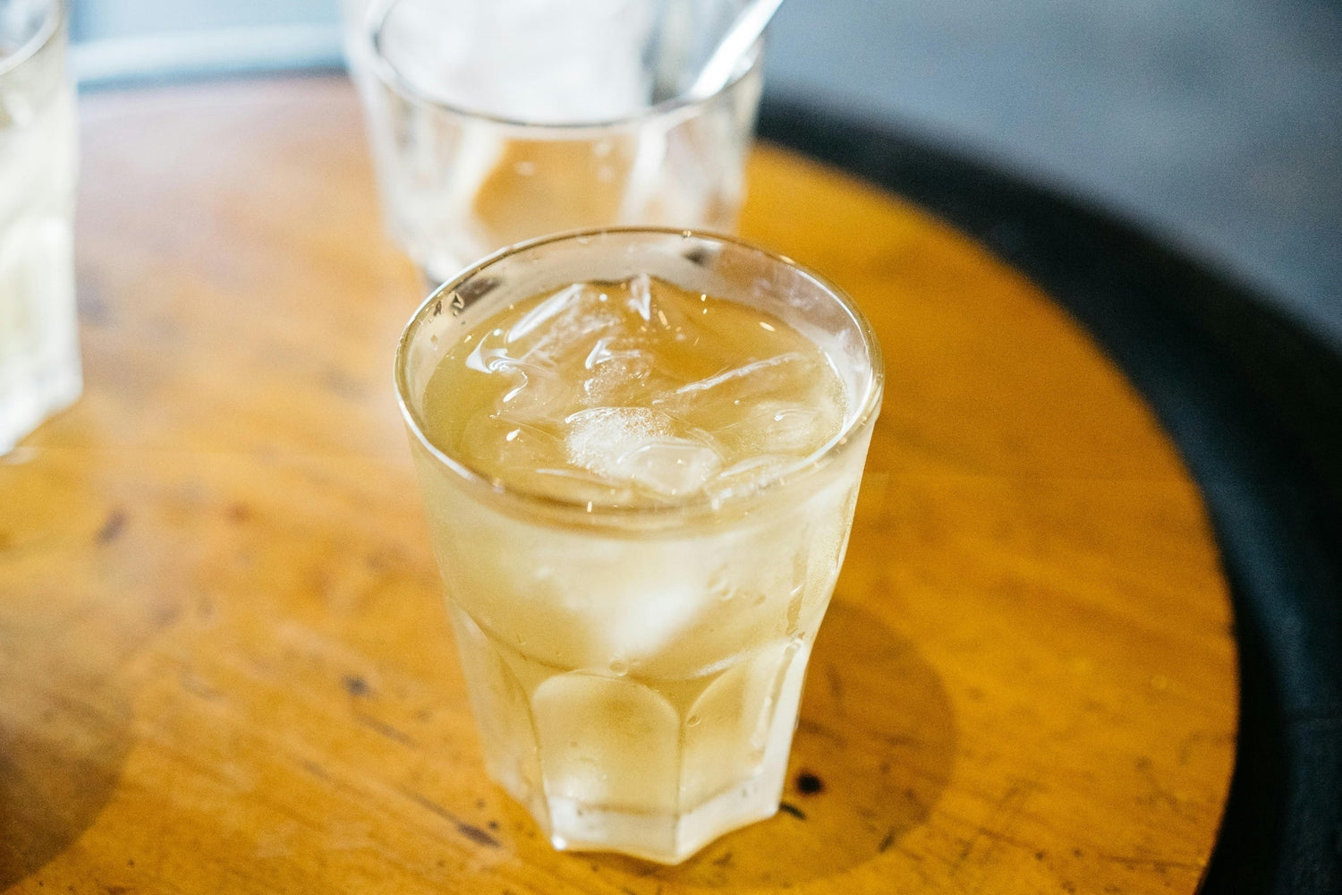 Blog: Why Cold Brewed Tea Is the Upgrade You Didn’t Know You Needed, image of a cold brewed tea in a glass