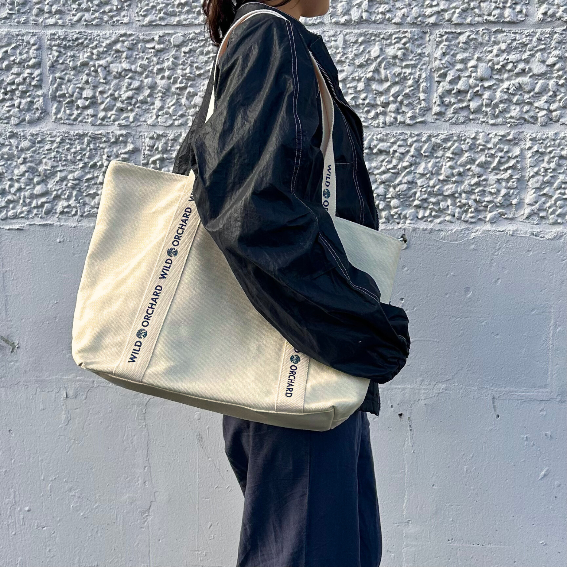 CLASSIC TOTE